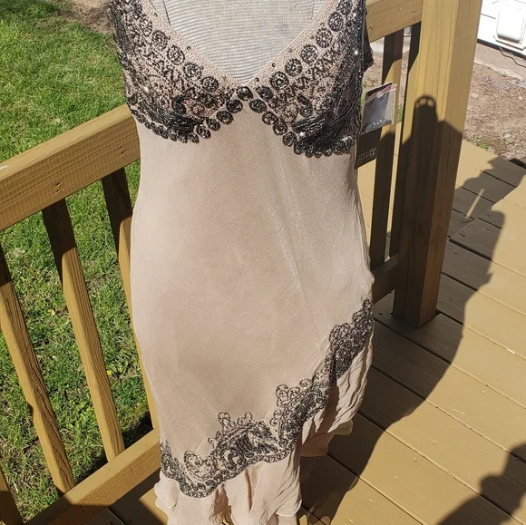 NWT Adrianna Papell Formal Beaded Dress
Run small - Picture 6 of 15